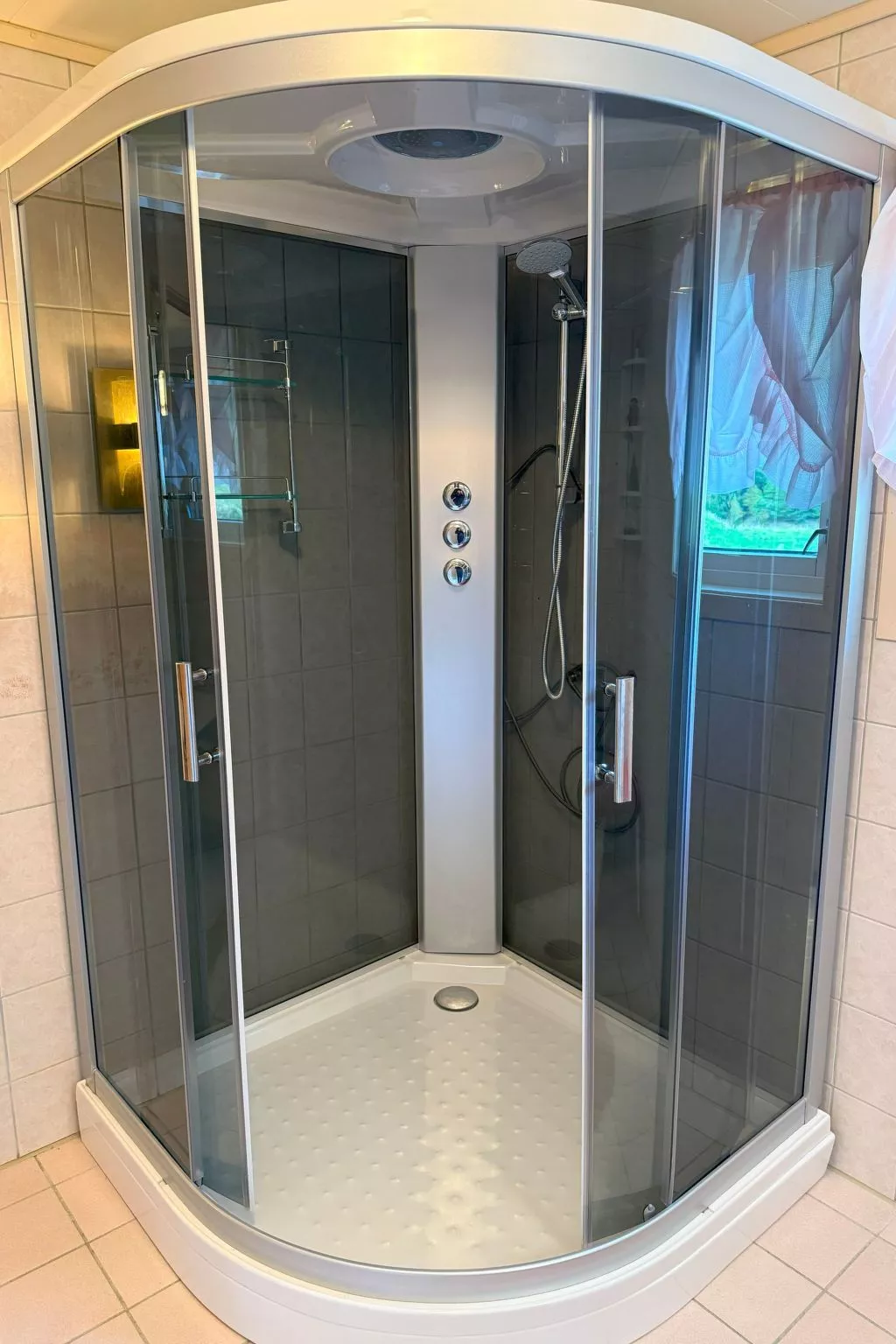 Stabben white House-Dedans