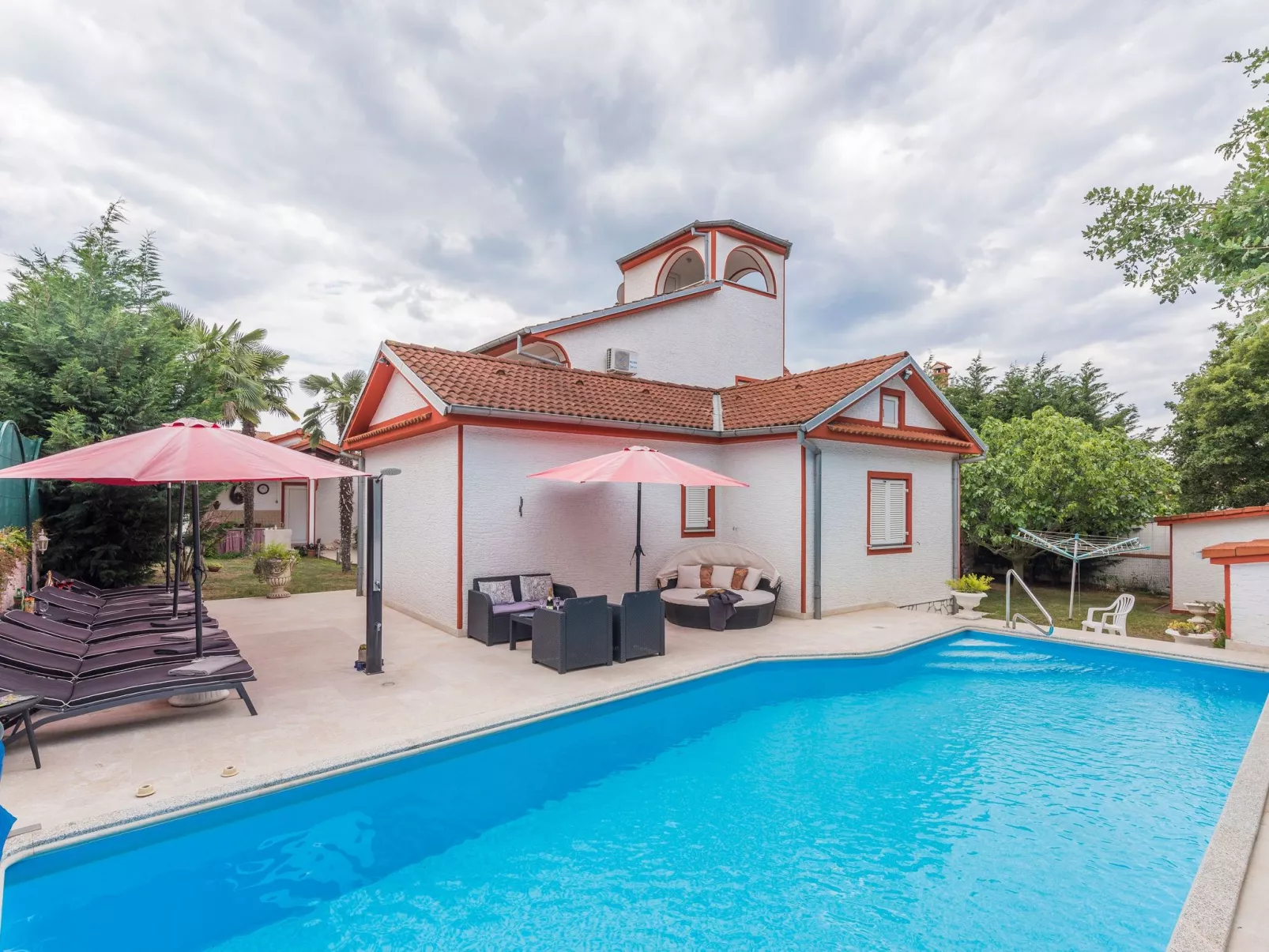 Charmante Familienvilla, in der Hunde willkommen sind-Drinnen