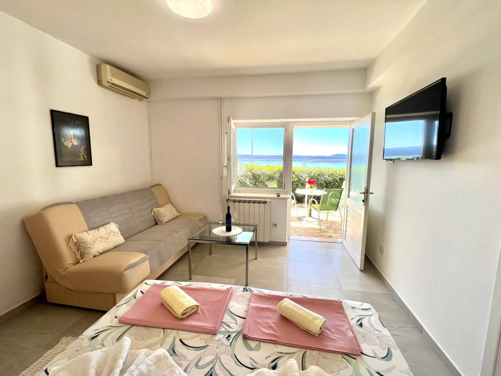 In Dramalj mit Terrasse und Garten und Meerblick-Dedans