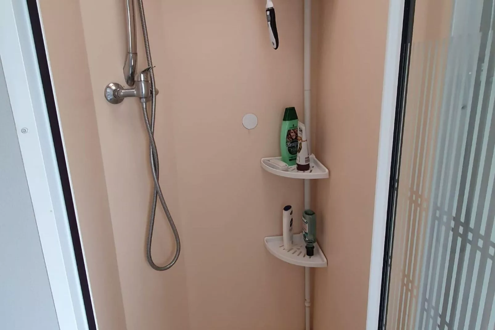 Mobilheim-Bathroom