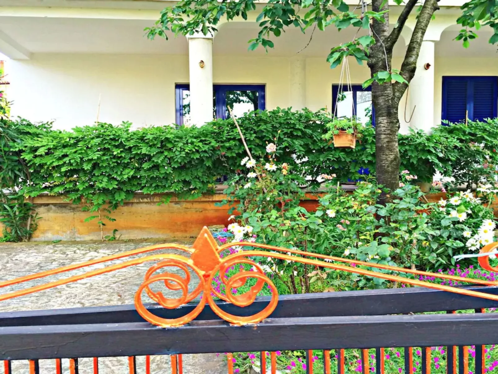 Gilda Punta B4 - Outside