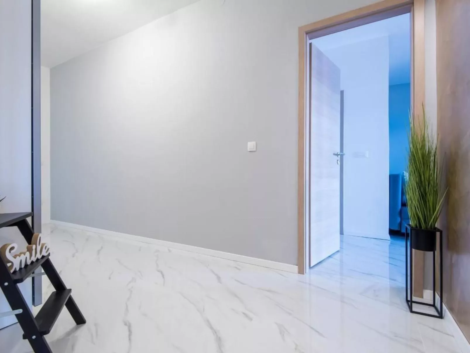 Wohnung in Turanj mit Grill-Drinnen