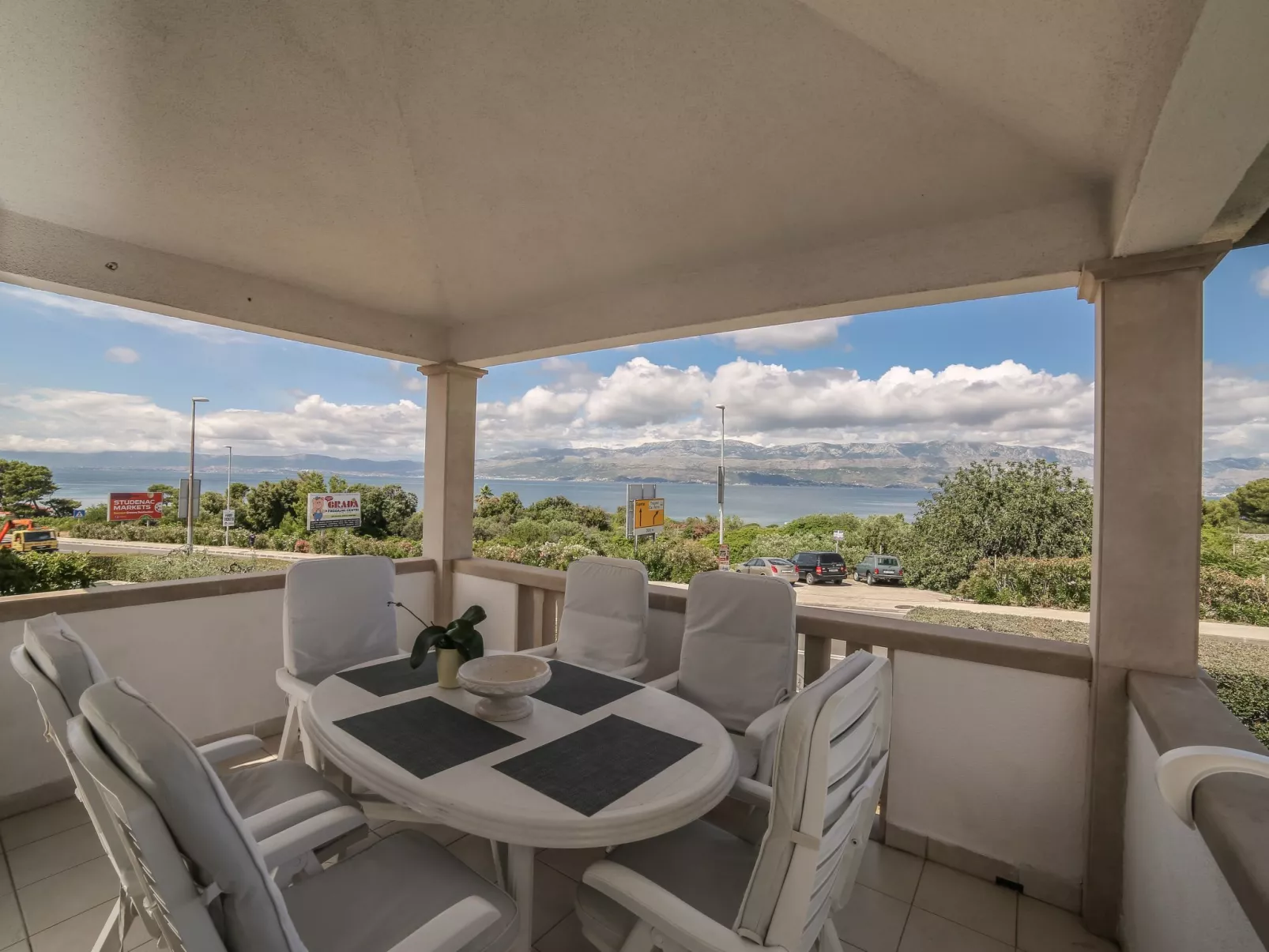 Komplett ausgestattete Wohnung für 7 Personen-Outside