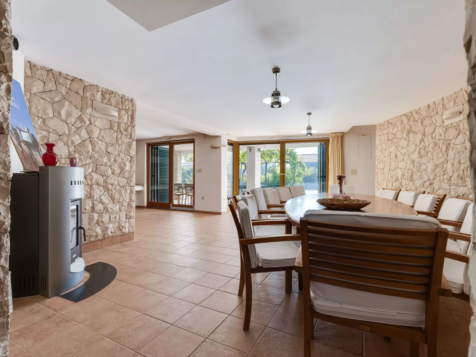 Luxuriöse Villa mit Meerblick - von TA Leut Agency-Drinnen