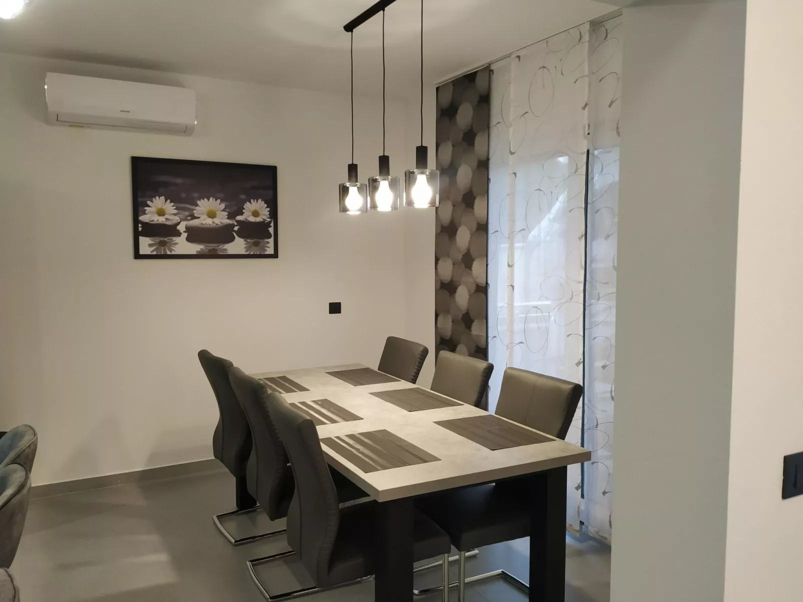 Ferienvilla mit privatem Pool-Inside