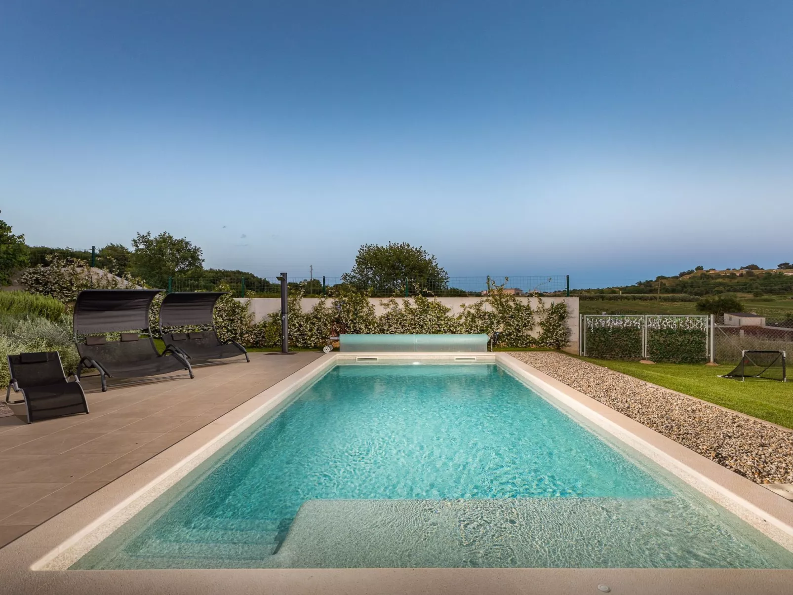 Villa Grofica, beheizter Pool, Taverne, Strandnähe-Dehors