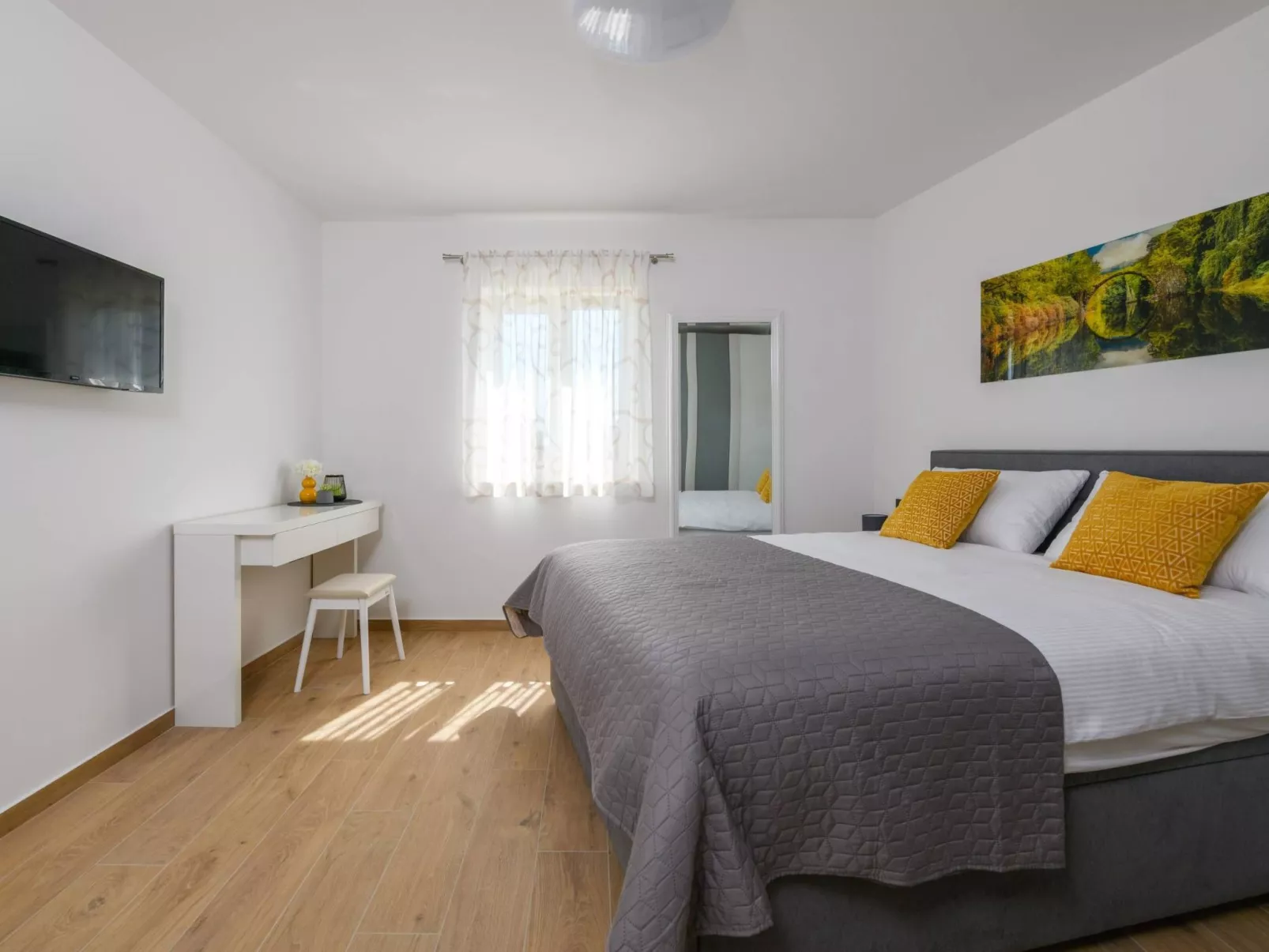 Villa Grande, klimatisiert und mit Pool in Jursici-Image-tags.info