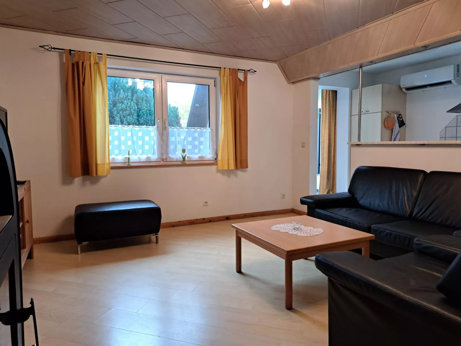 Mit Terrasse mitten im Grünen-Dedans