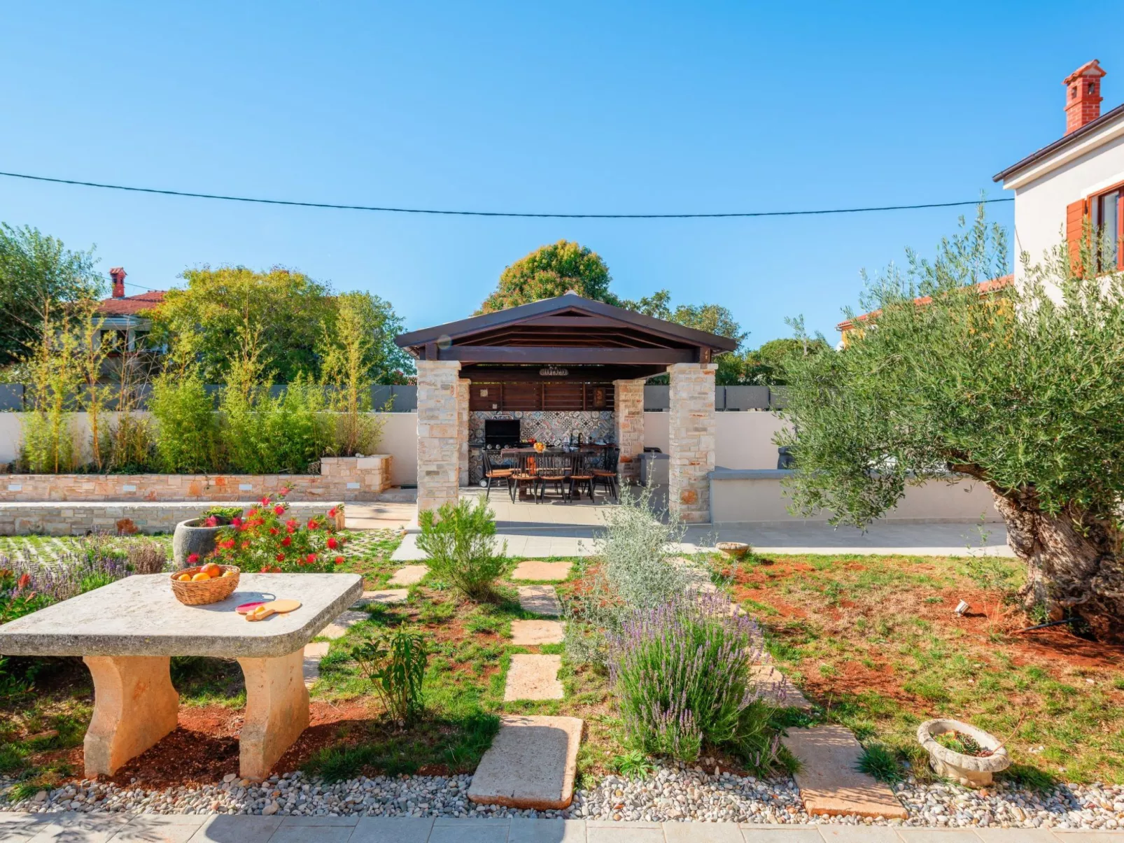 Villa Valtura-Draußen