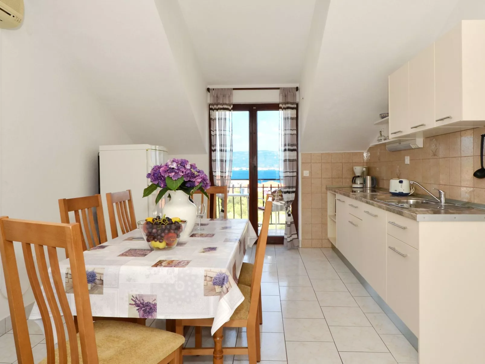 Mirjana mit Parkplatz-Inside