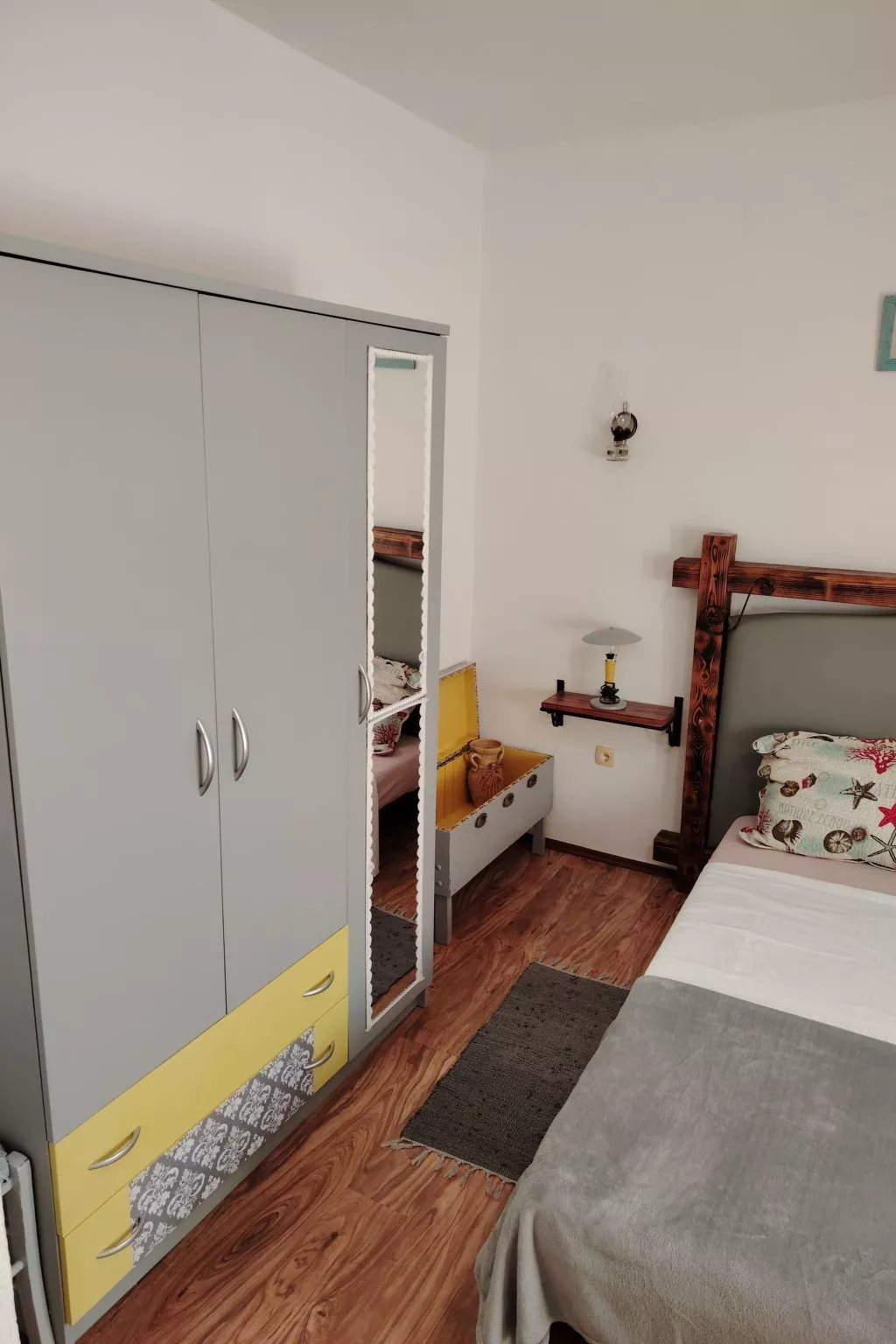 In Vir mit Terrasse und Garten-Drinnen