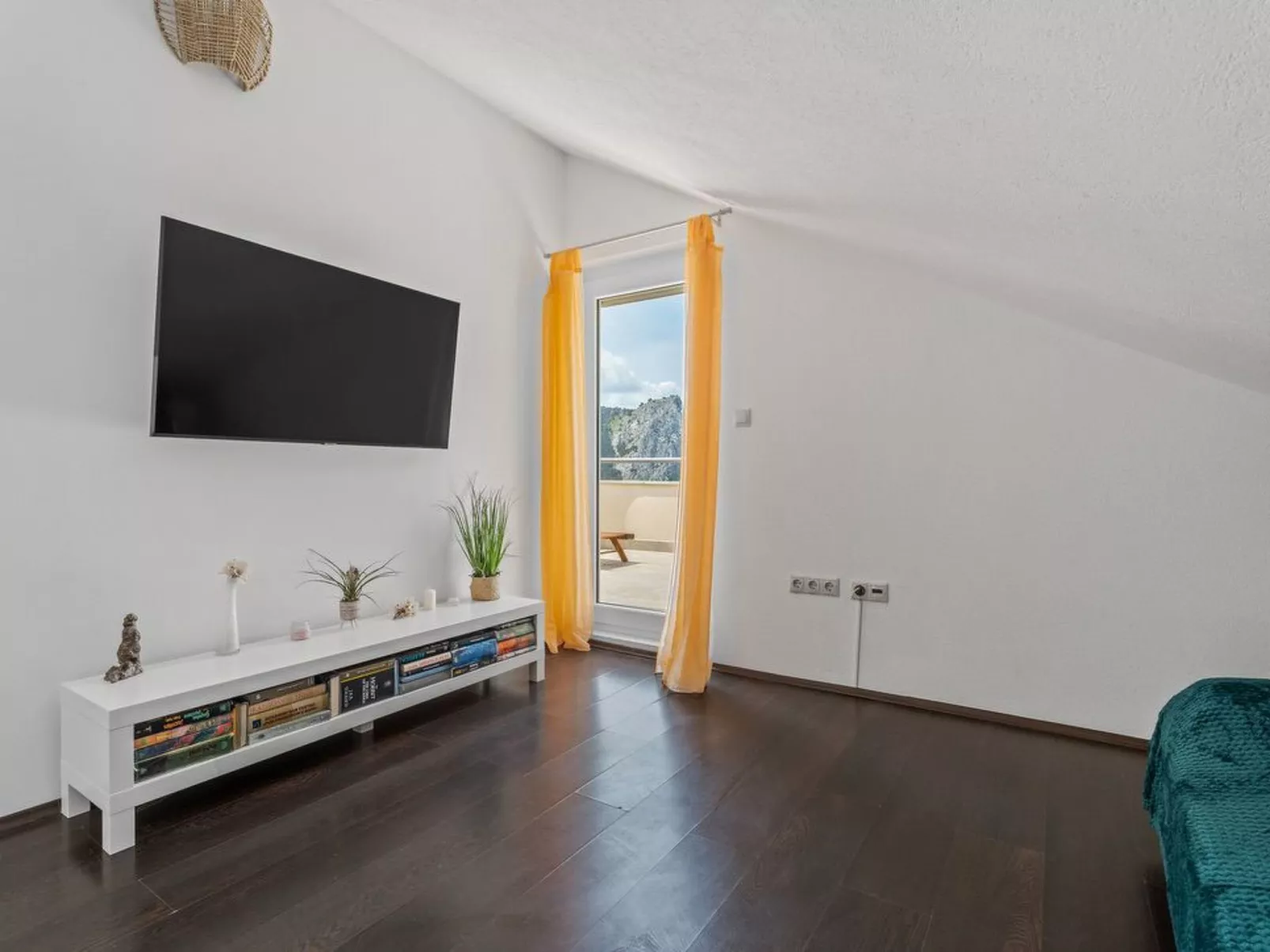 Ferienappartement mit zwei Meerblick-Balkonen-Drinnen
