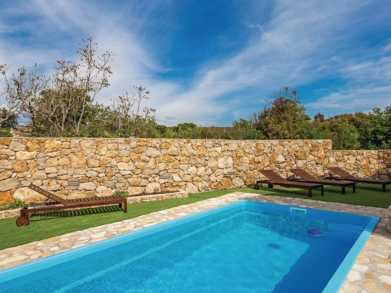 In Novalja mit Privatem Pool-Outside