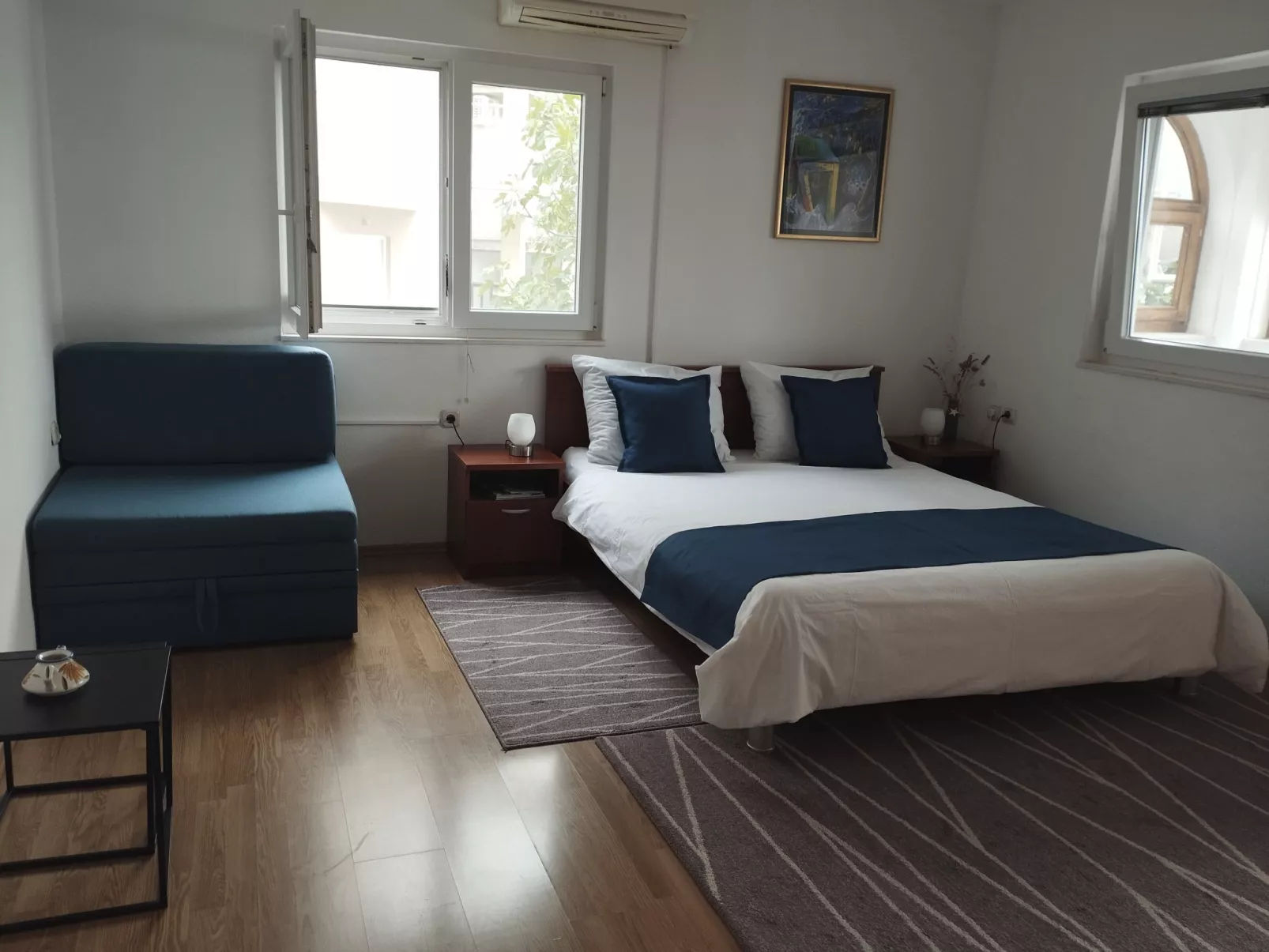 Wohnung mit Blick auf das Wasser-Inside