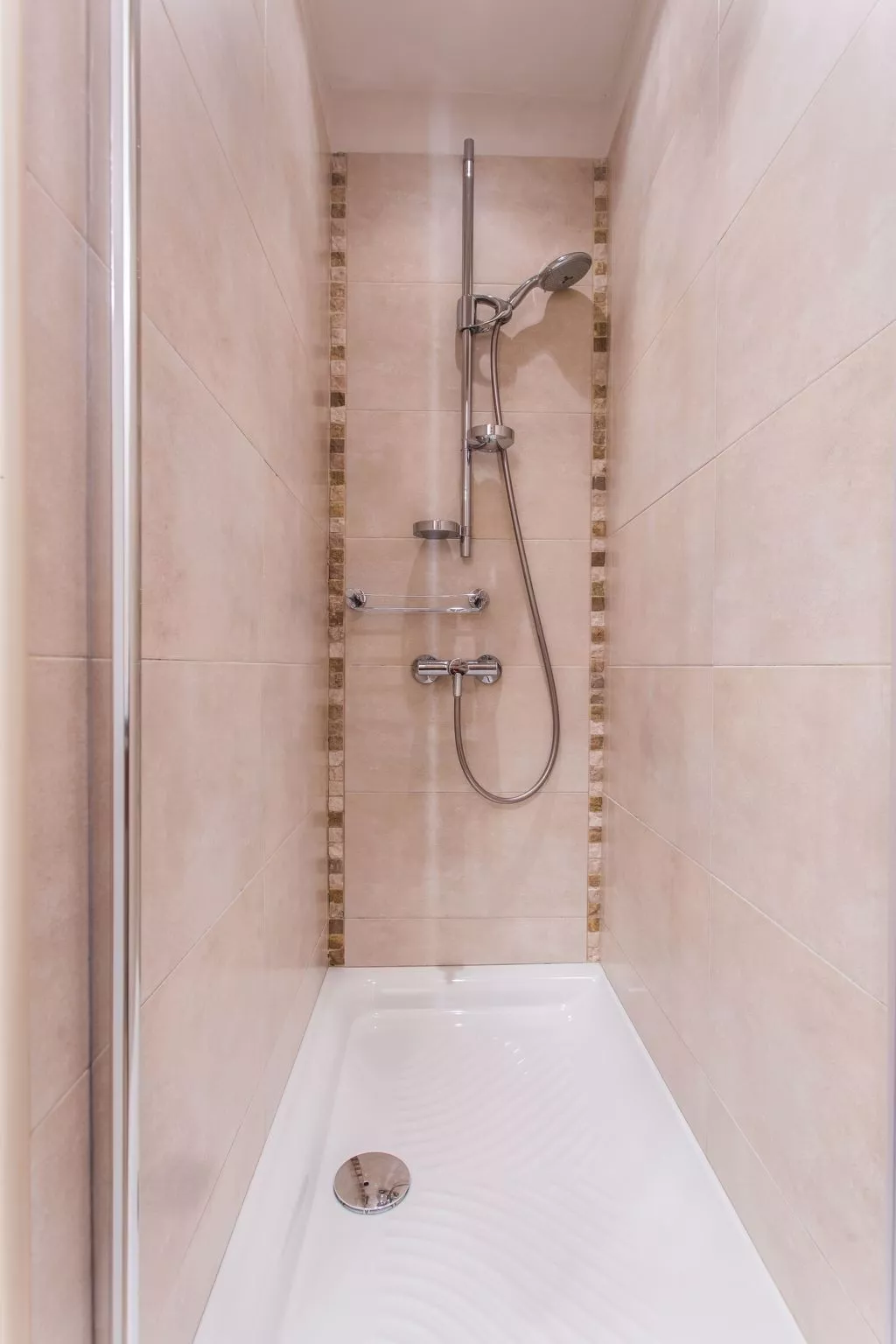 Ruhige Ferienwohnung Tina 8-Drinnen