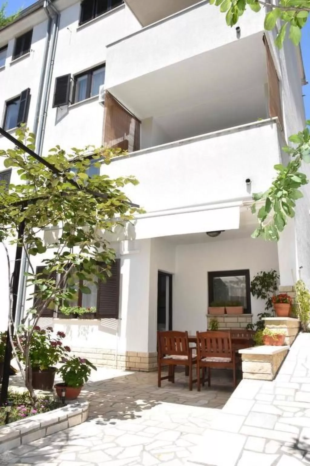 Wohnung mit Garten in der Nähe des Zentrums-Image-tags.info