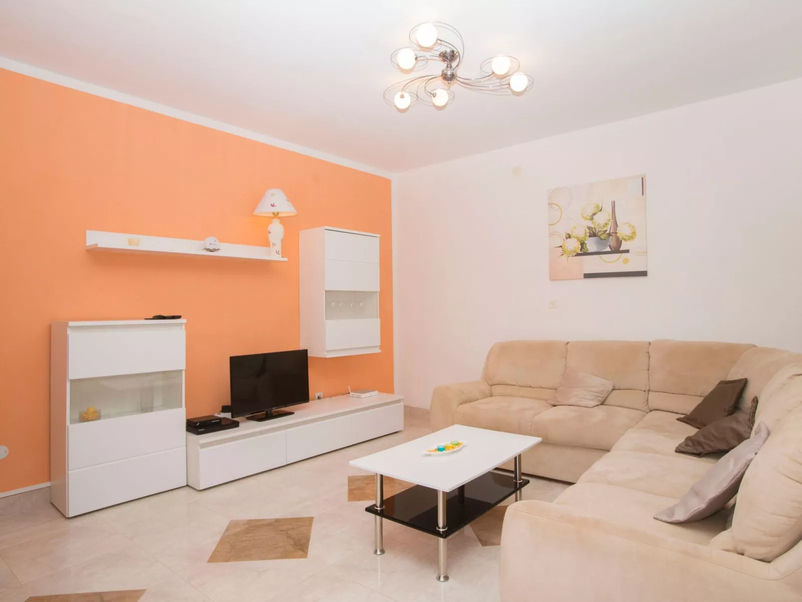 Mit eigenem Pool und schönem Meerblick-Inside