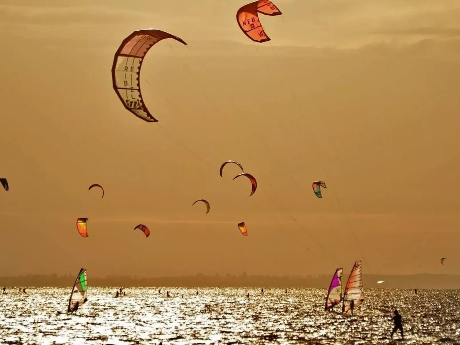 Moderne Ferienwohnung mit Balkon, nur 500 Meter von Meer und Strand entfernt-Draußen