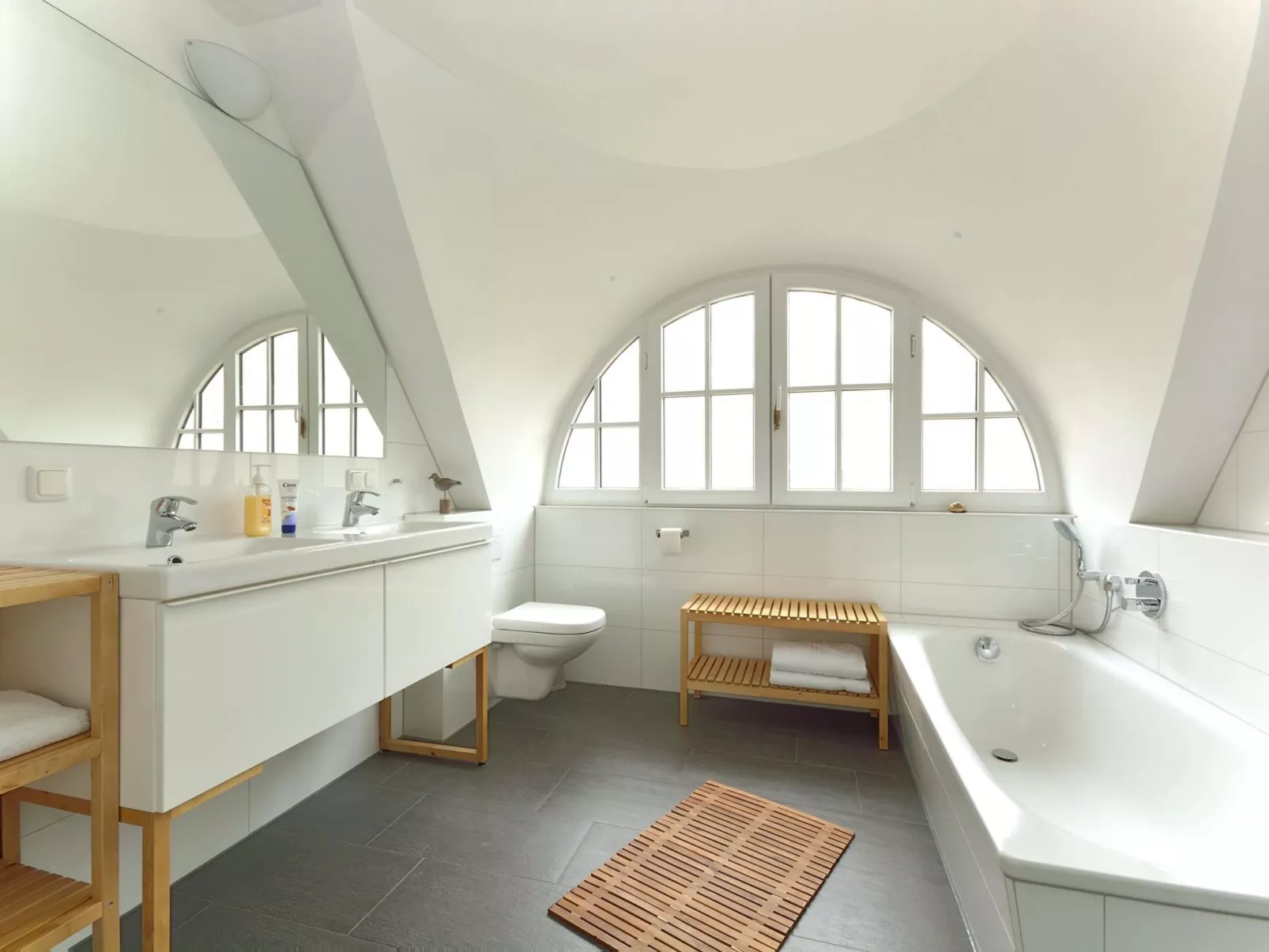 Komfort Ferienhaus mit Sauna und Kamin, auf großem Waldgrundstück, in absoluter-Inside