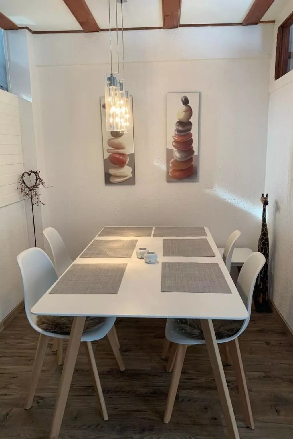 Idyllisches Ferienhaus mit Balkon und Garten-Drinnen