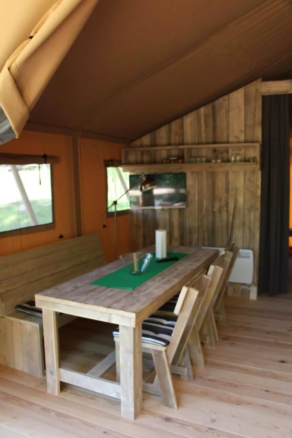 Gemütliches Safarizelt mit Grill und Garten-Outside