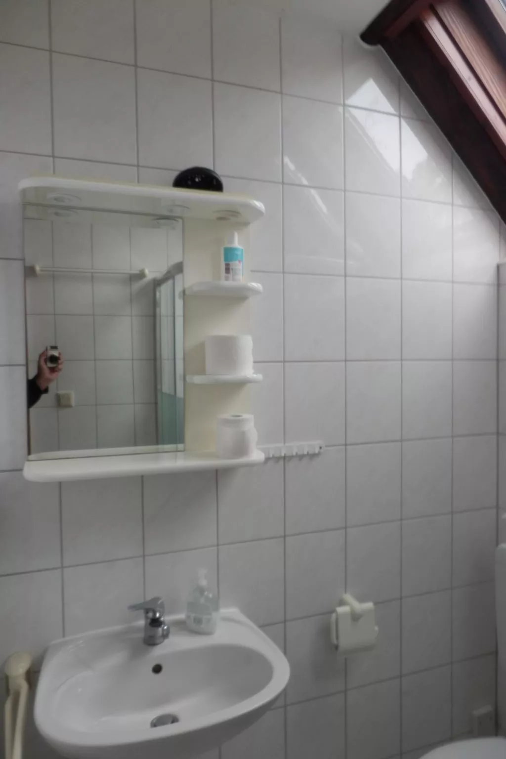 Mit Grill, Terrasse und Garten-Drinnen