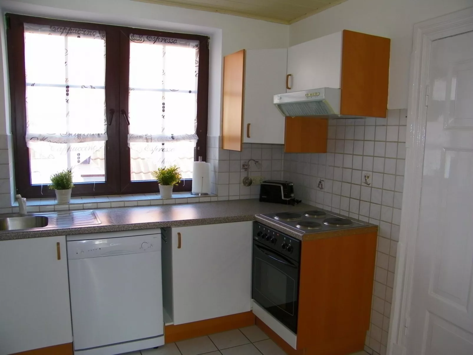 In Kappeln mit Großem Balkon-Dedans