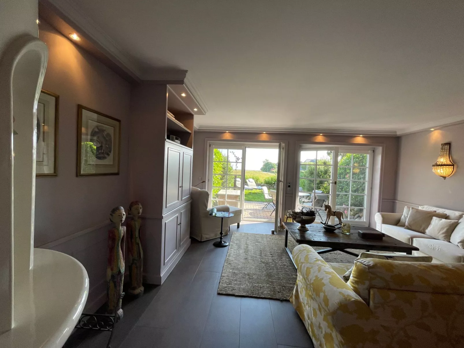 Wünderschöner Hausteil mit Garten-Inside