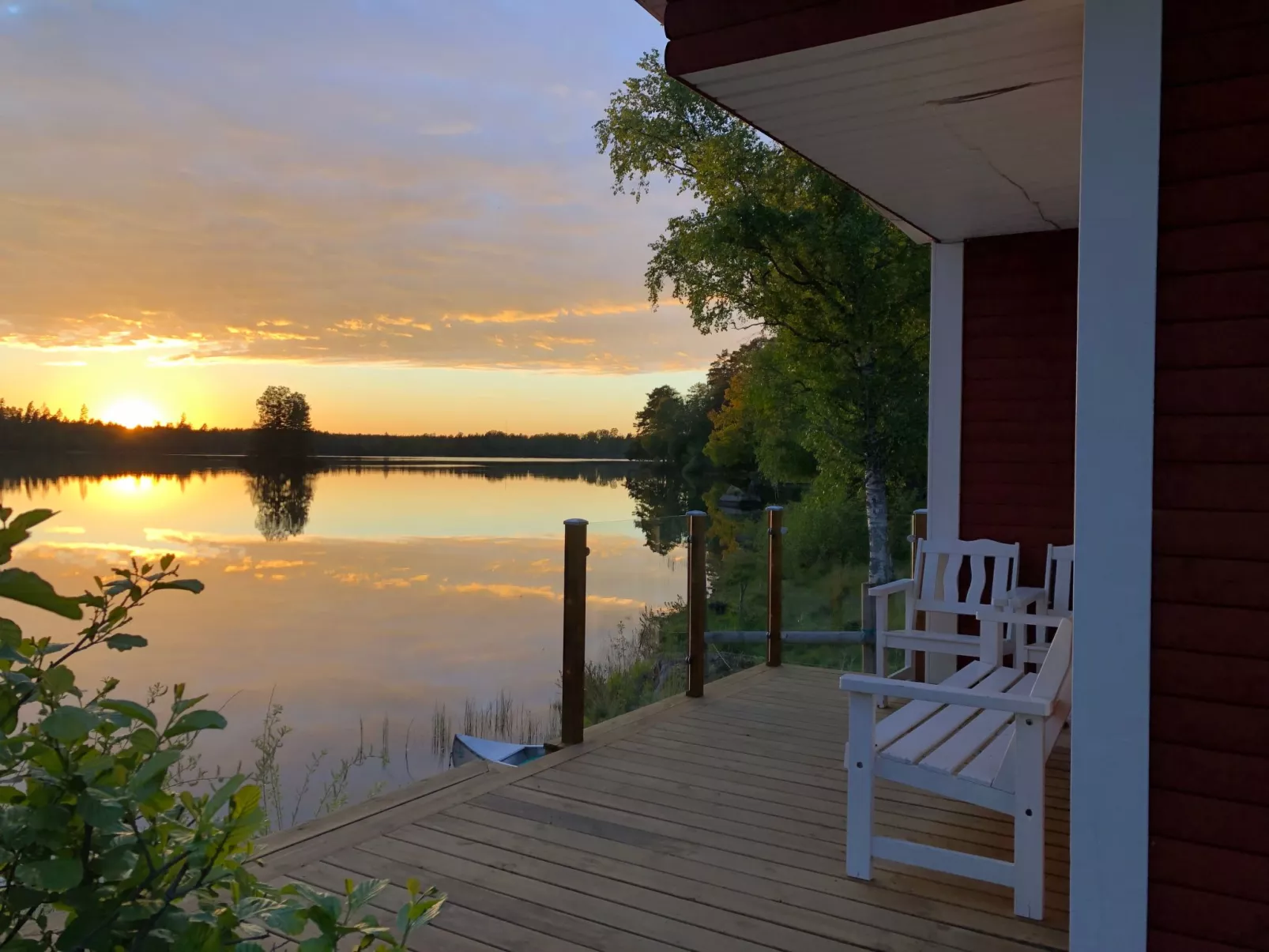 Mit Garten und Holzterrasse am See-Draußen