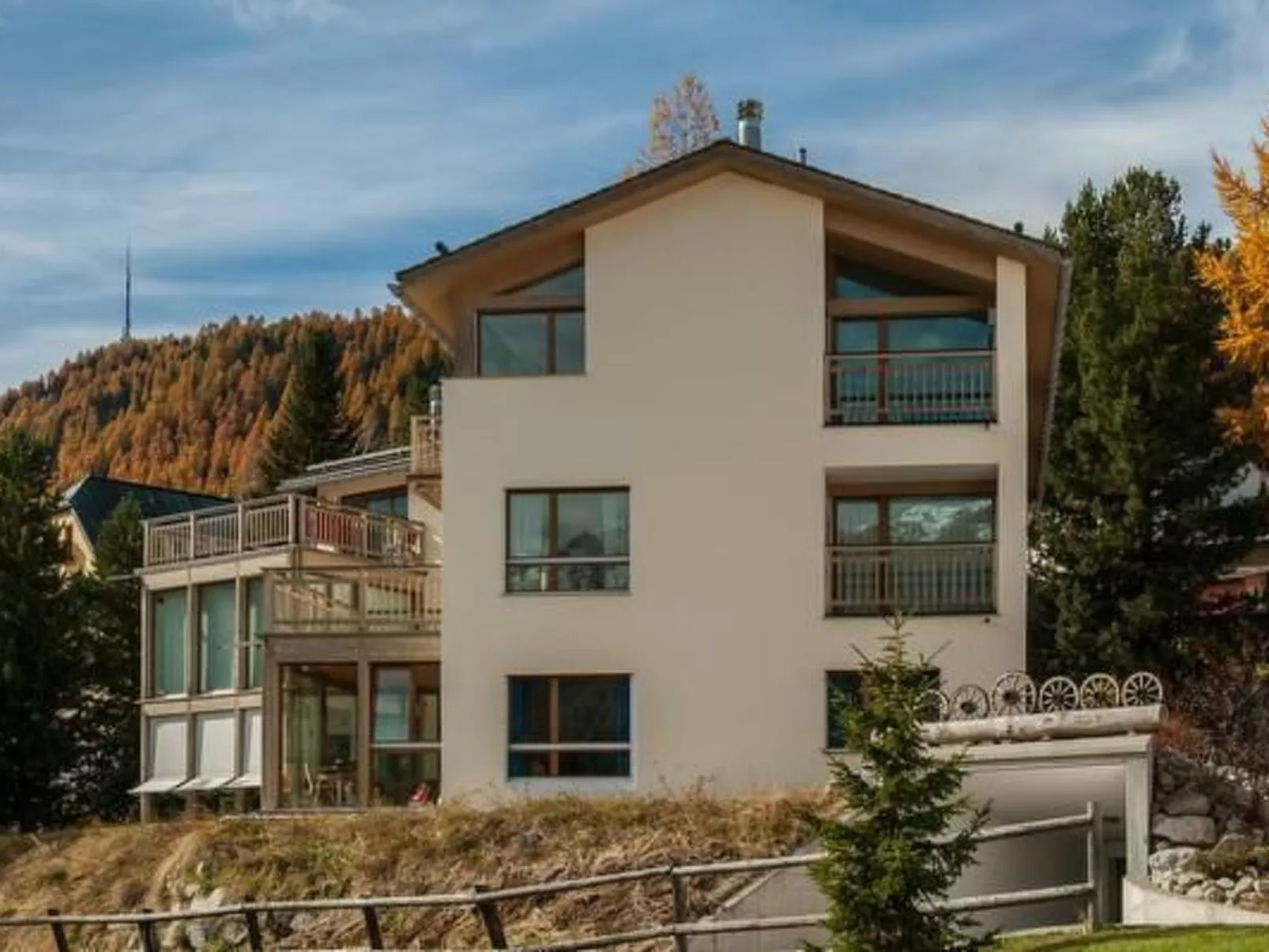 Guardamunt 2-Outside