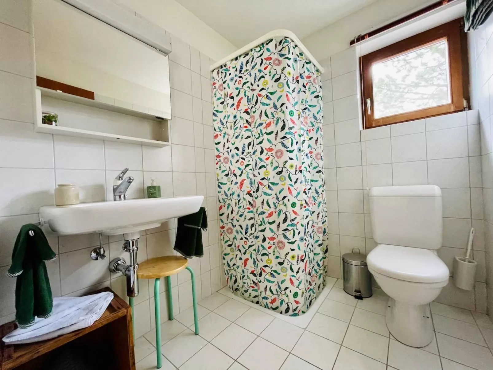 The Green Room-Inside