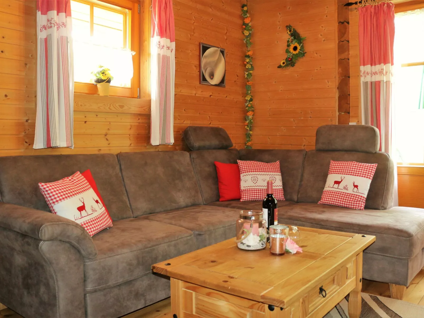 Wunderschönes Blockhaus mit Terrasse - Inside