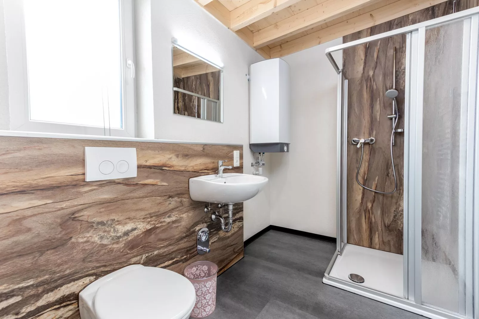 Ferienhaus Kronenburger See-Bathroom