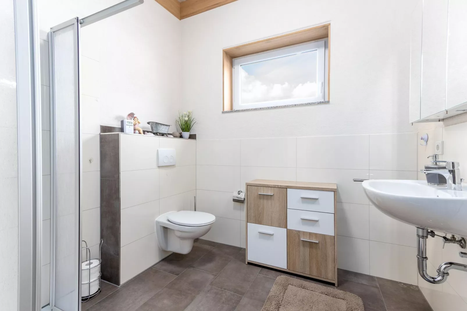 Ferienhaus Kronenburger See-Bathroom