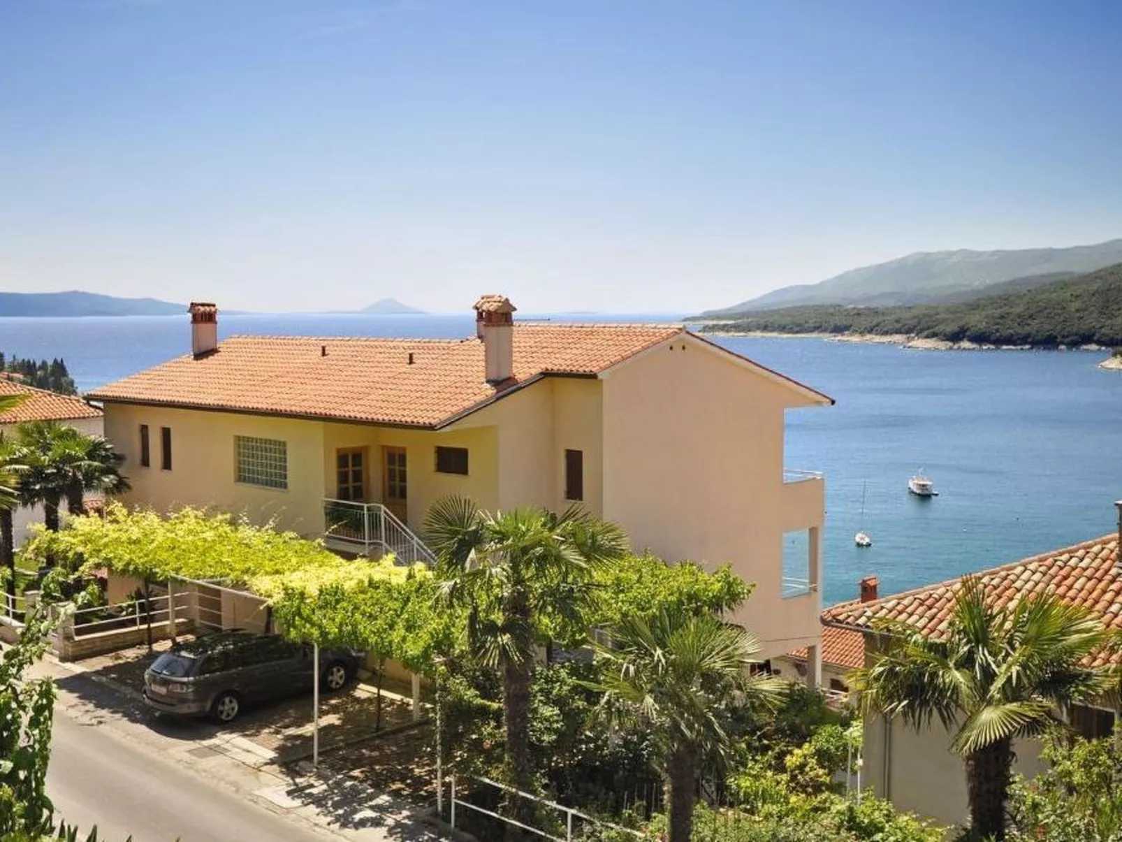 Drei-Zimmer-Wohnung in der Nähe des Meeres-Outside