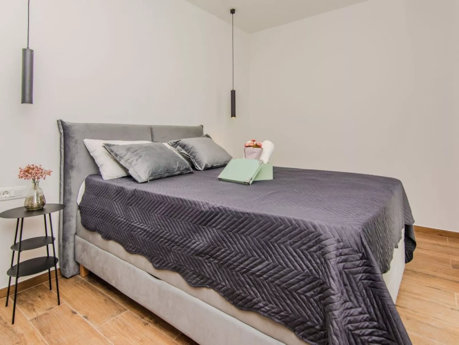 Neues modernes Poolhaus in Privlaka-Drinnen