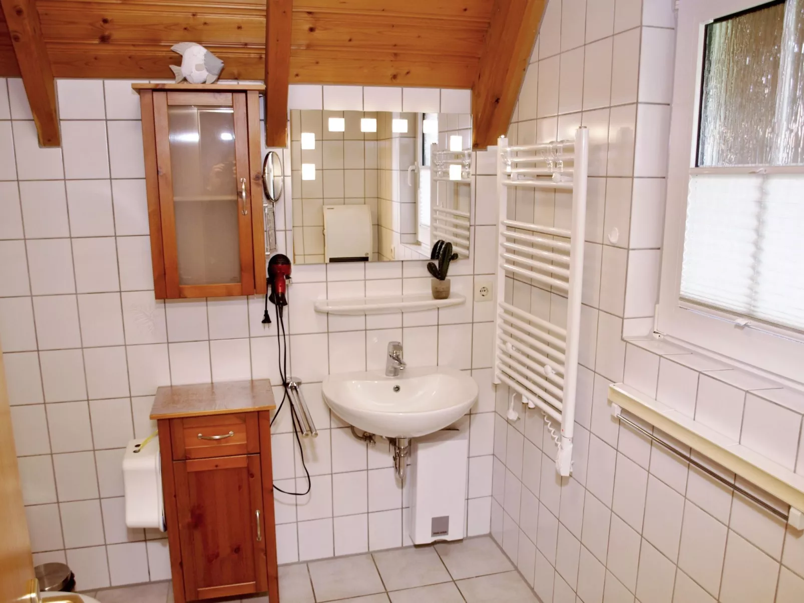 Mit Terrasse, Grill und Garten-Drinnen