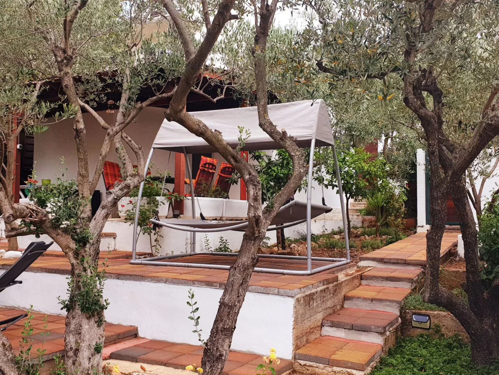 Geräumiges Ferienhaus mit Terrasse und Garten-Dehors