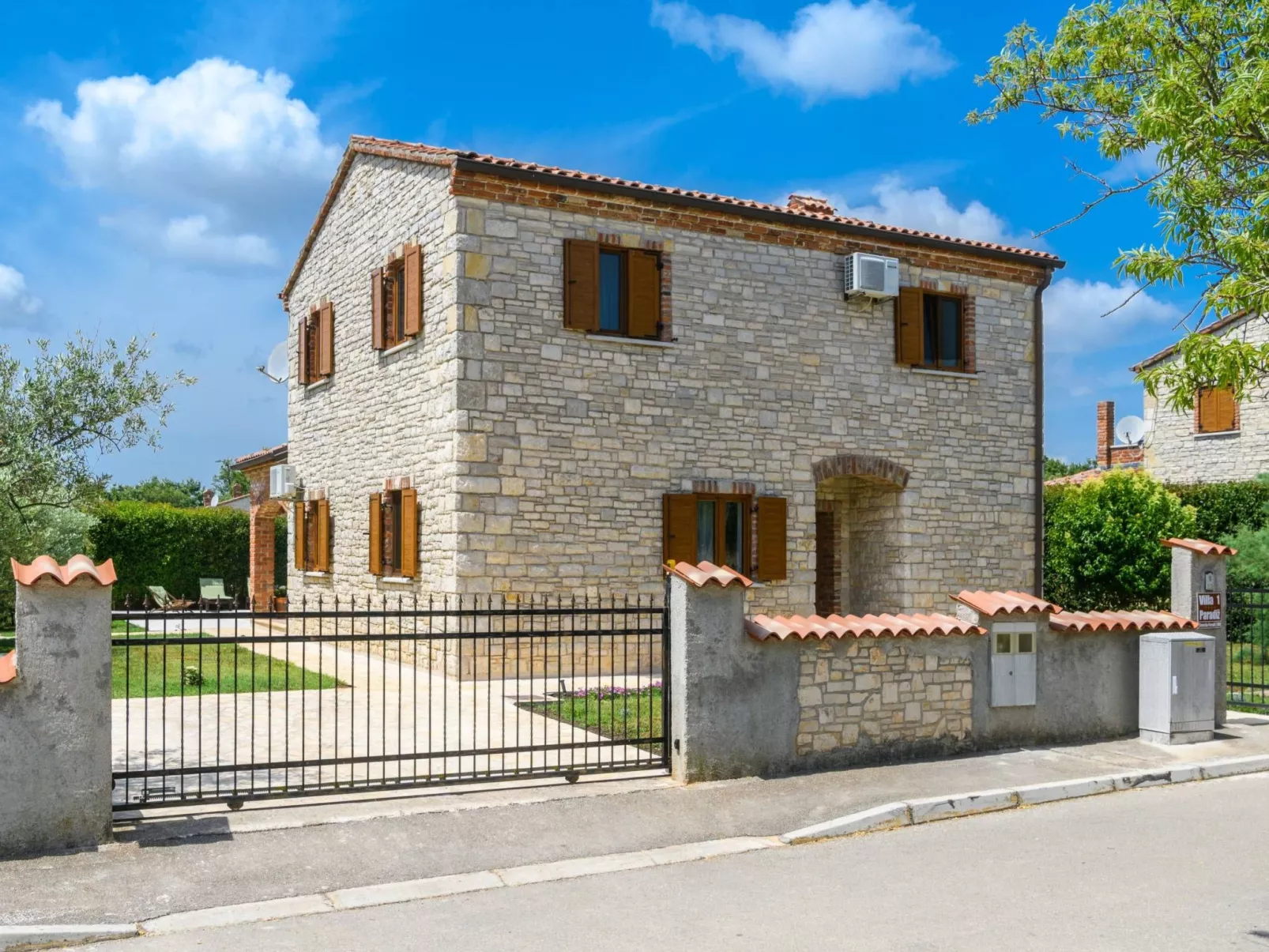 Villa Amani-Draußen