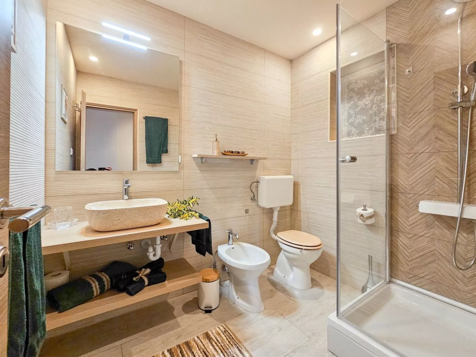 Schöne Ferienwohnung Romana-Drinnen