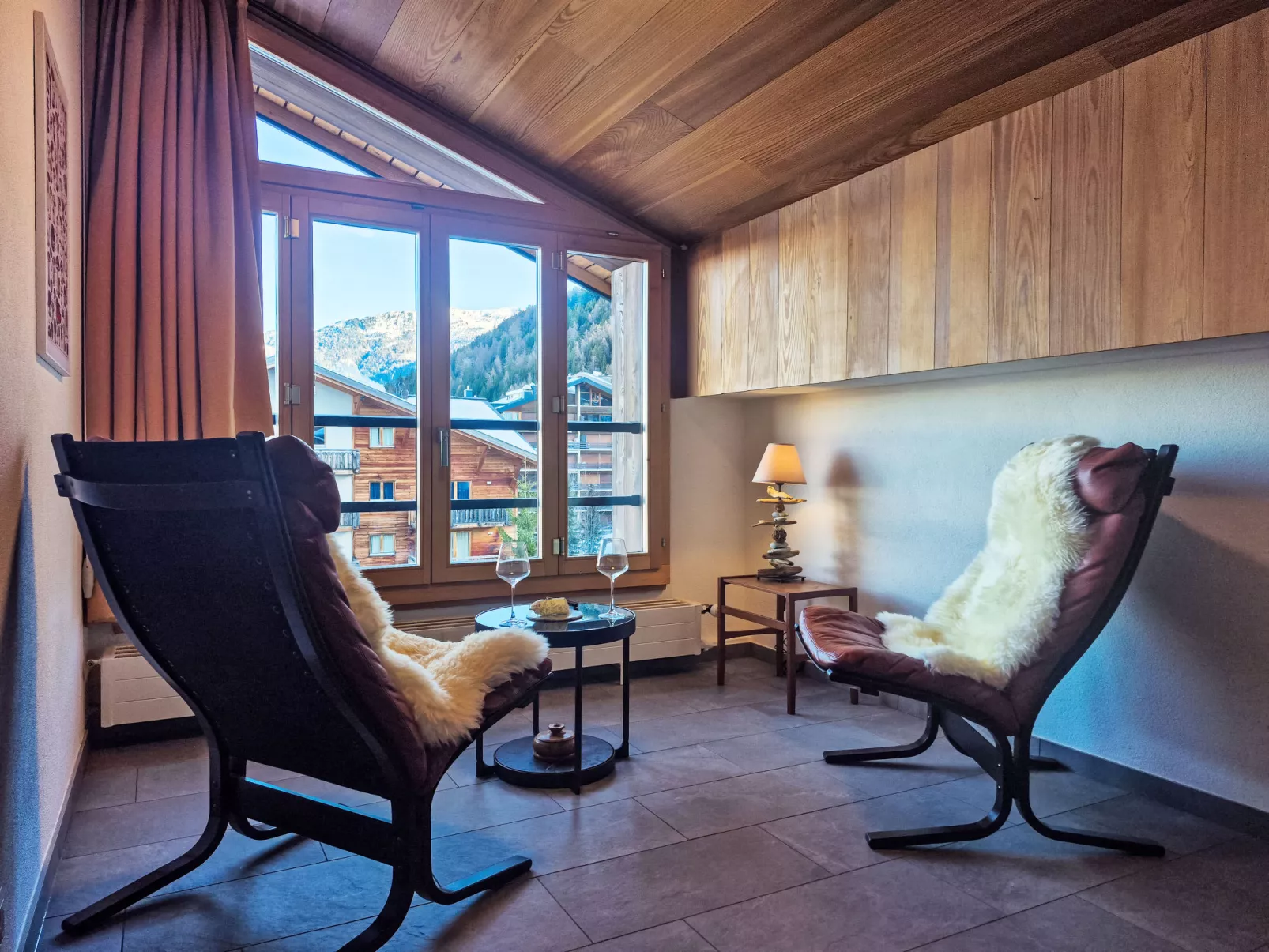 Les Genets 167D-Inside