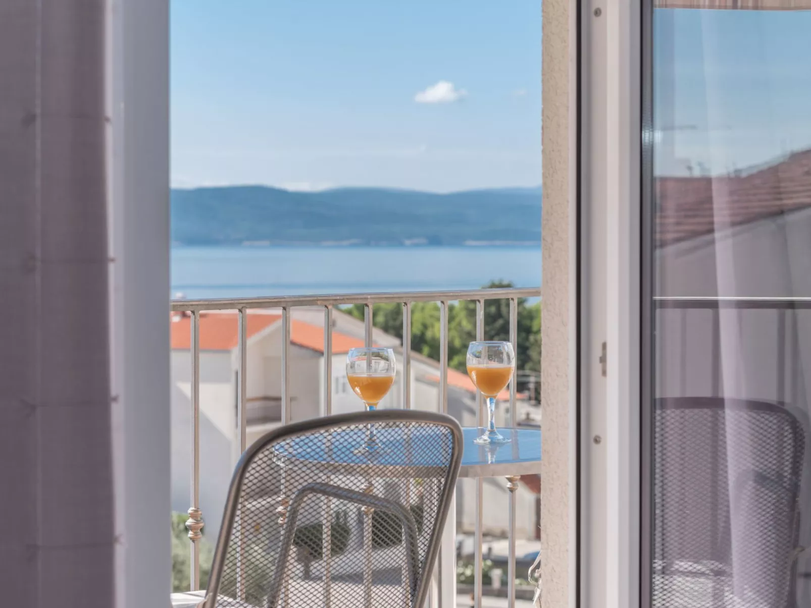 Mit Balkon und Garten sowie Meerblick-Draußen