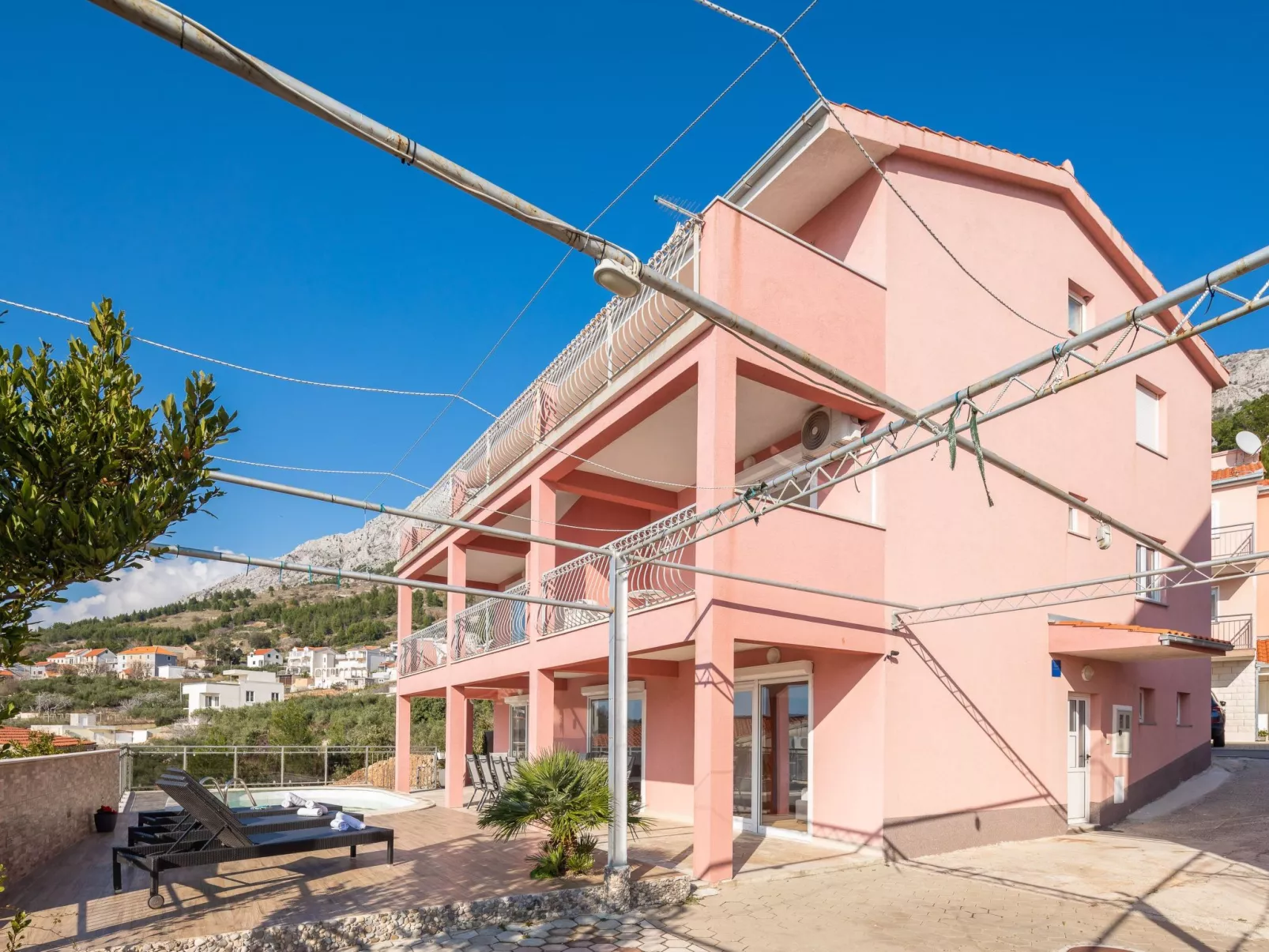 Für 12 Personen in Stanići, Dalmatien (Mitteldalmatien)-Draußen