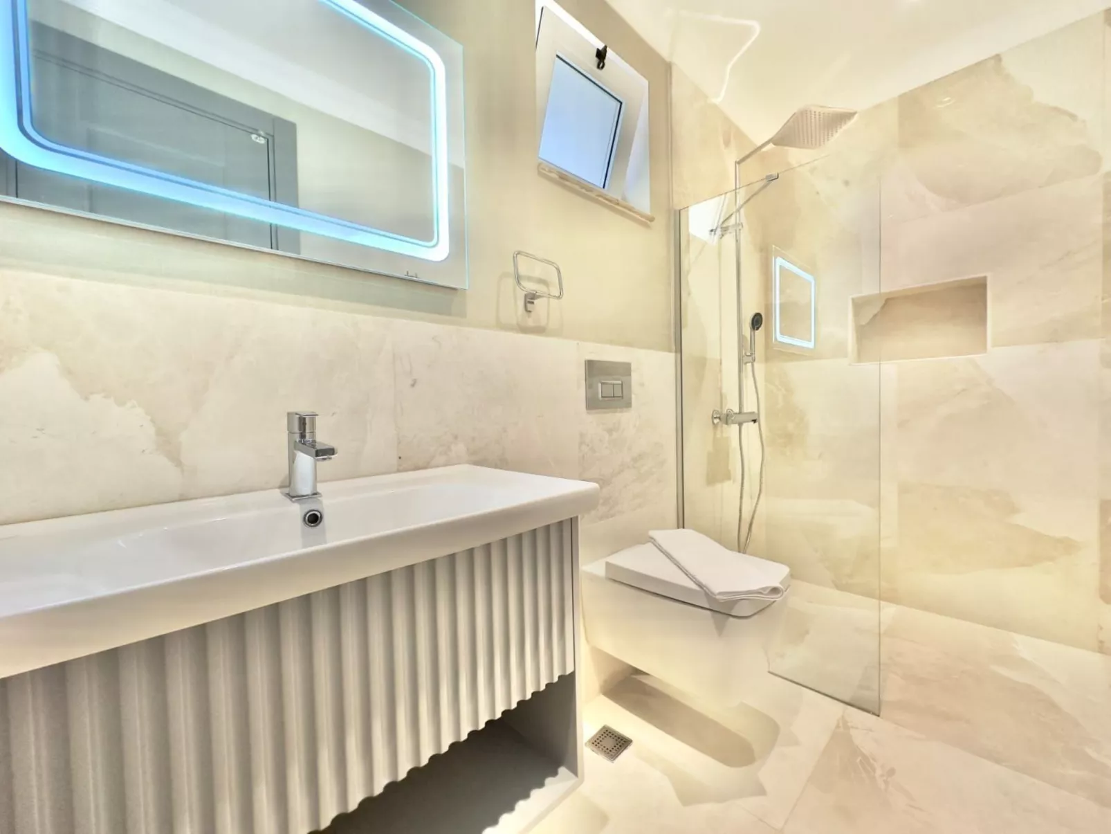 Villa direkt am Meer luxuriös für 4 Personen-Drinnen