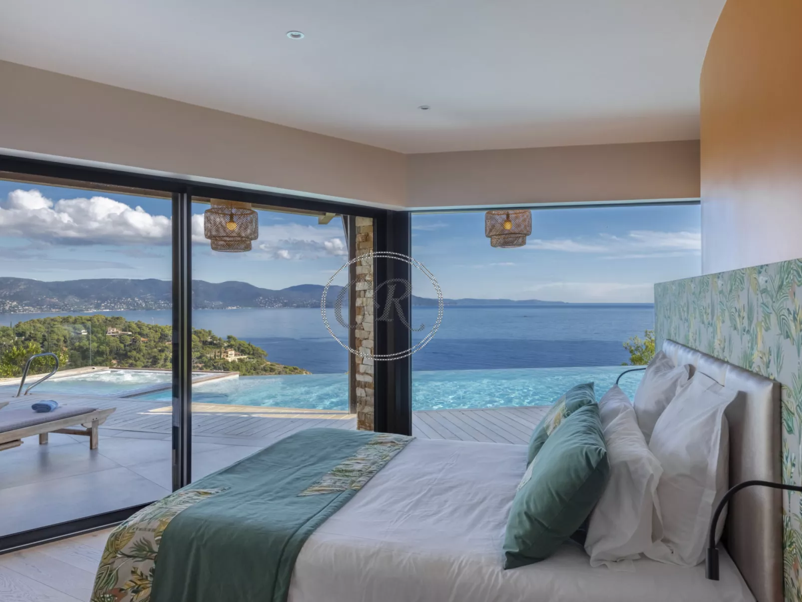 Außergewöhnliche Villa am Cap Bénat-Inside