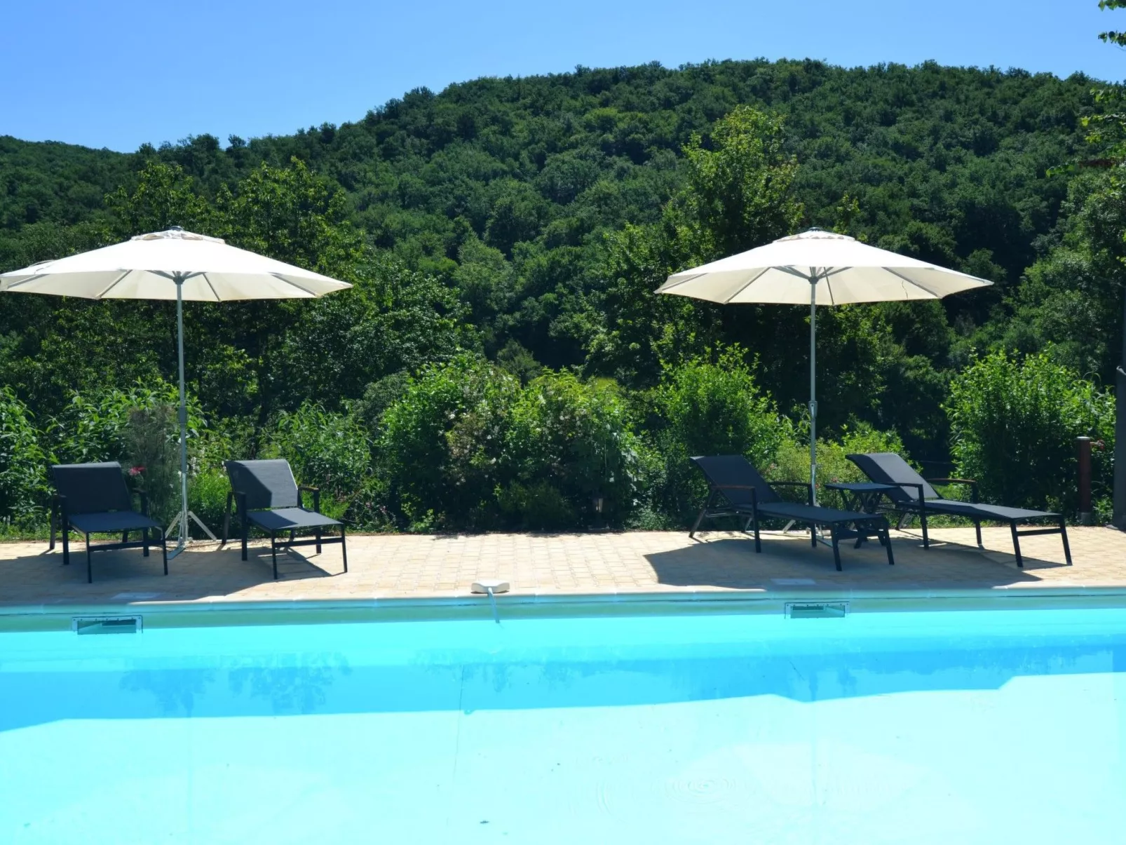 In Souillac mit Gemeinschaftspool-Draußen