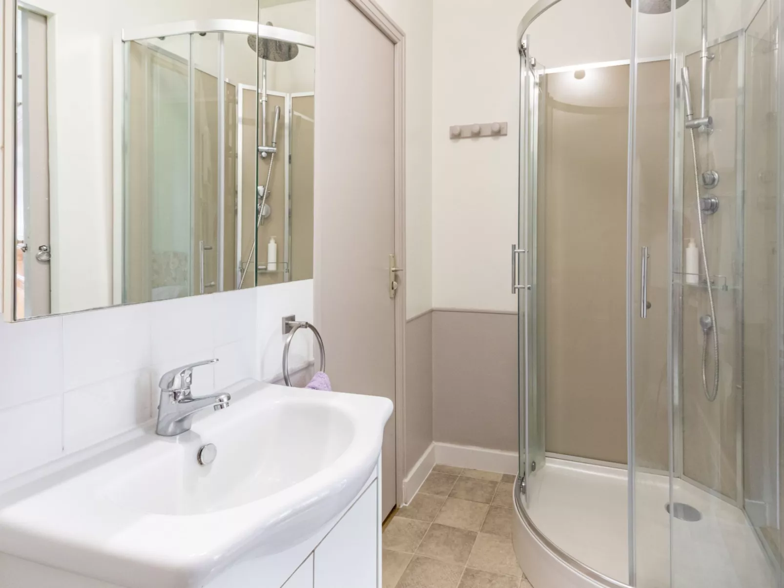 "Le Roseraie"-Dedans