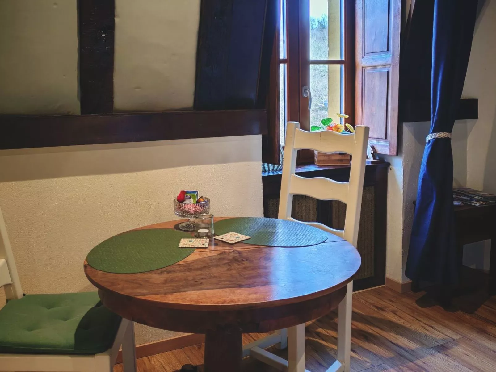 Studio "Vert d'Eau" mit Blick auf das Wasser-Inside