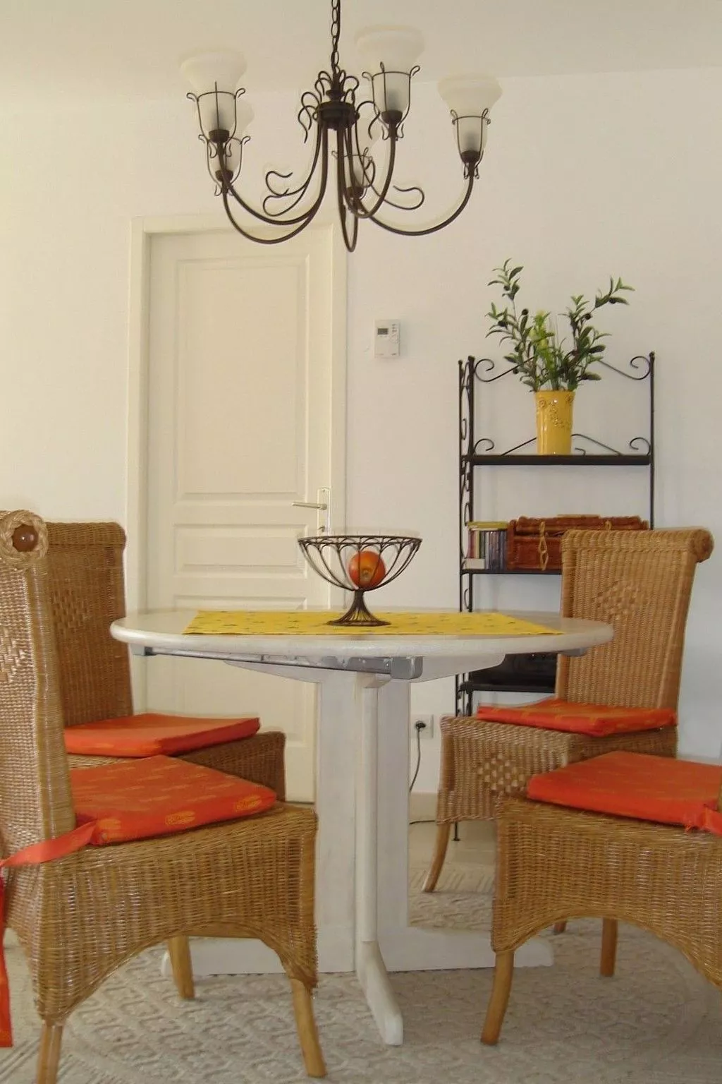 Im Luberon Provence-Image-tags.info