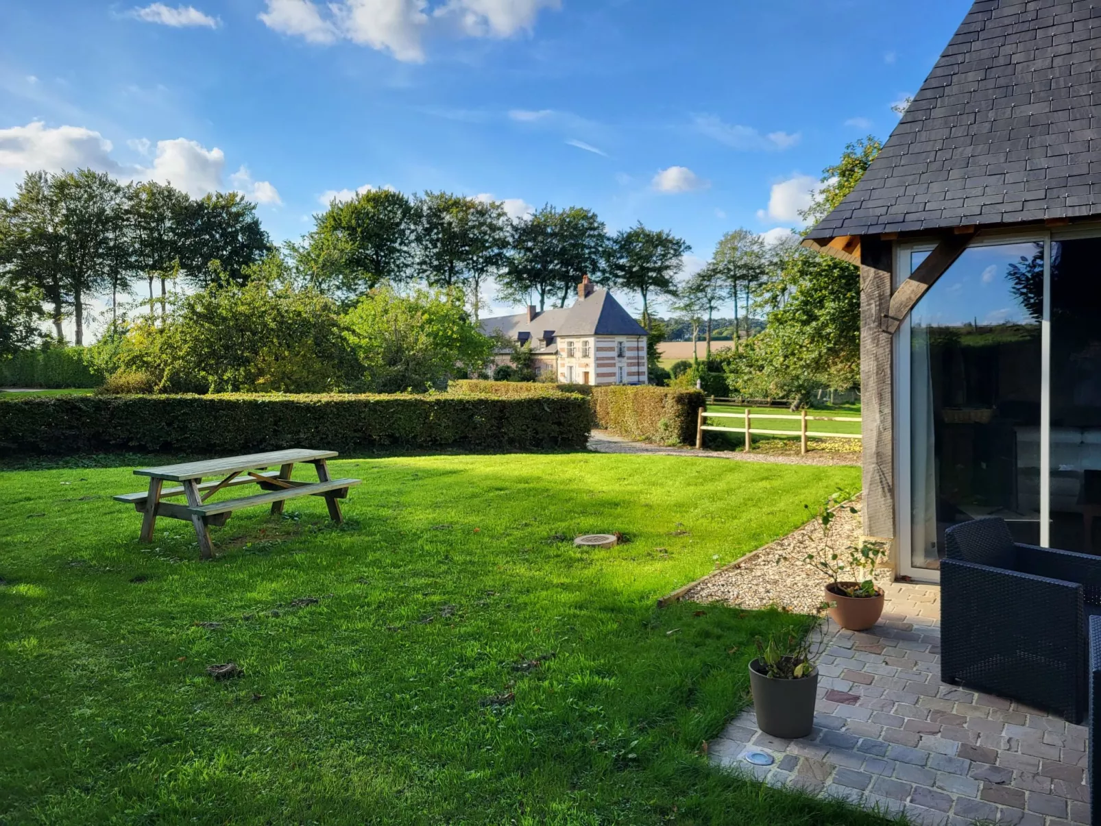 Neues normannisches Ferienhaus mit Charme die Kastanienbäume-Outside